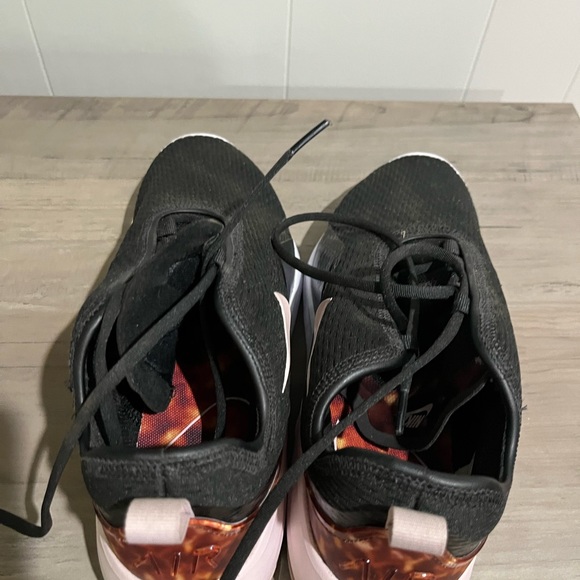 Nike Air black and pink. Size 8.5. - Picture 4 of 5